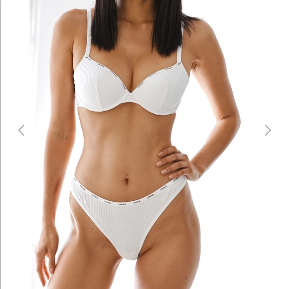 Authentic  set Louge  BRA 34B AND THONG Medium - Picture 3 of 4
